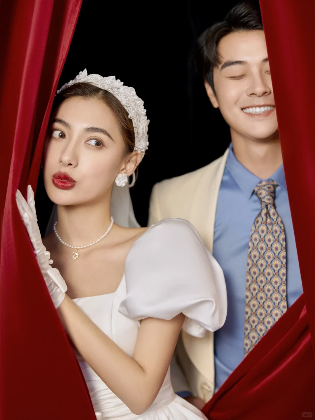 Studio – Concept -Phông Đỏ Cổ Điển 01